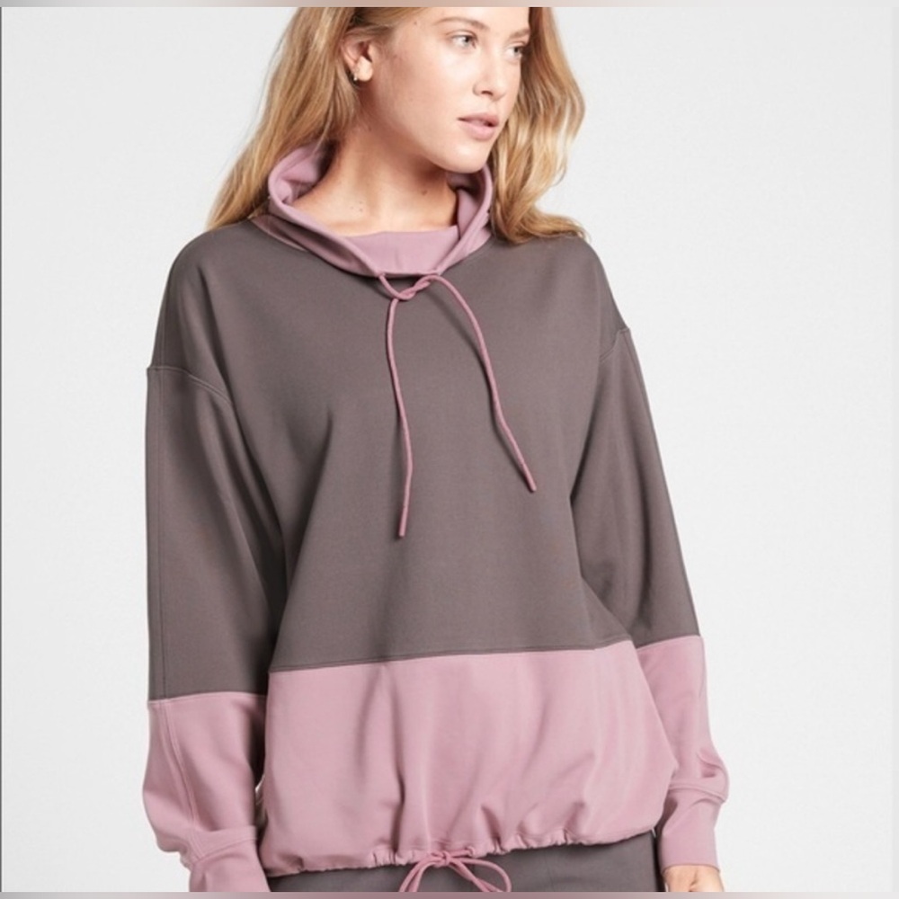 Athleta Hermosa Mock Neck Sweatshirt in Size Medium Gray Pink